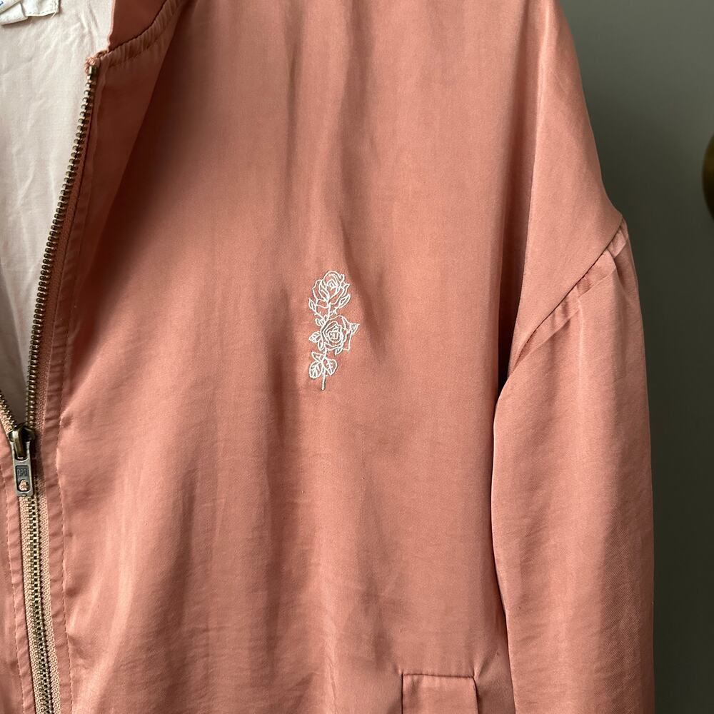 Urban Outfitters Silence + Noise Dusty Rose Satin Bomber Jacket Large Womens - Picture 3 of 6